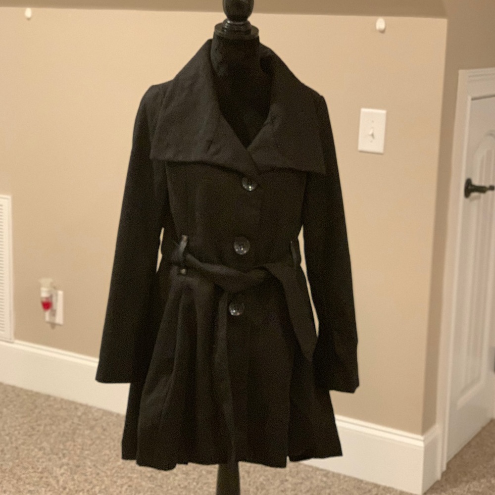 Black peacoat❄️